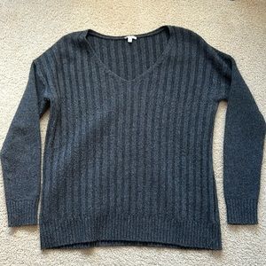 Gap Women’s Ribbed charcoal sweater